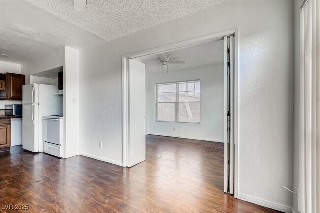 Building Photo - 2529 N Webster St