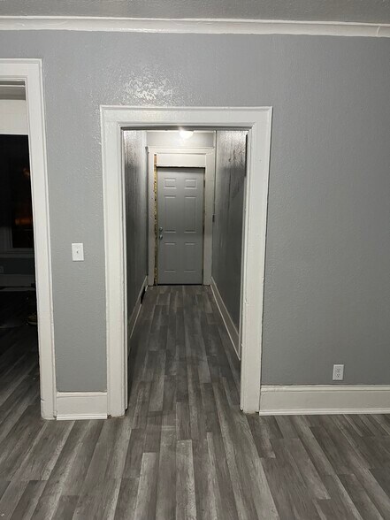 Building Photo - 1829 W Wright St