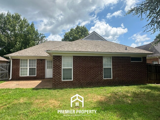 Building Photo - Stunning 3BR/2BA Arlington Home with Vaulted Ceilings, Luxury Bath & 2-Car Garage!