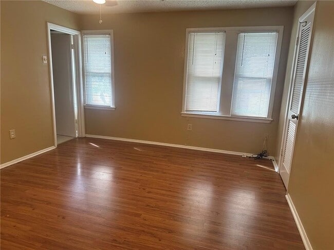 Building Photo - 300 Coral Ave