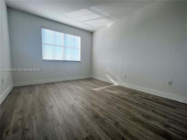 Building Photo - 1088 SW 144th Ave