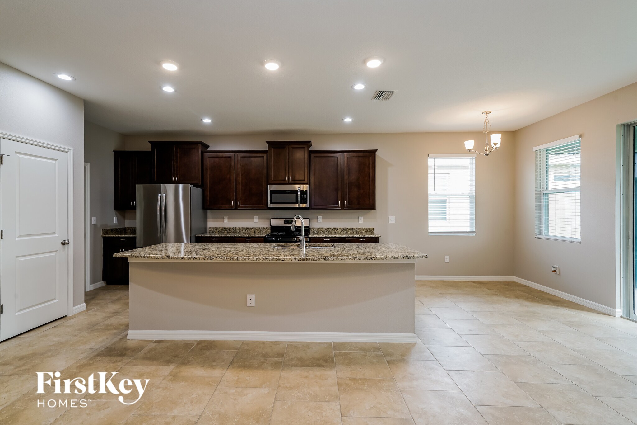 Building Photo - 7517 Lantern Park Ave