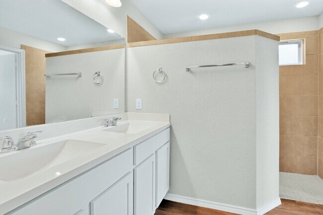 Building Photo - 6854 Hibiscus Falls