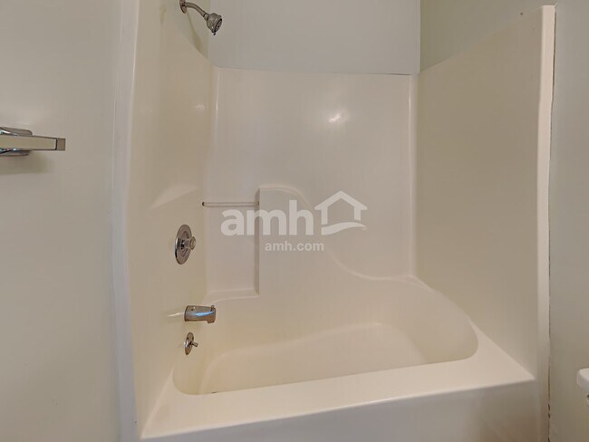 Building Photo - 4 Cherrystone Ct