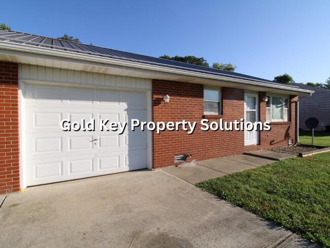 Building Photo - 818-820 Cossack Dr