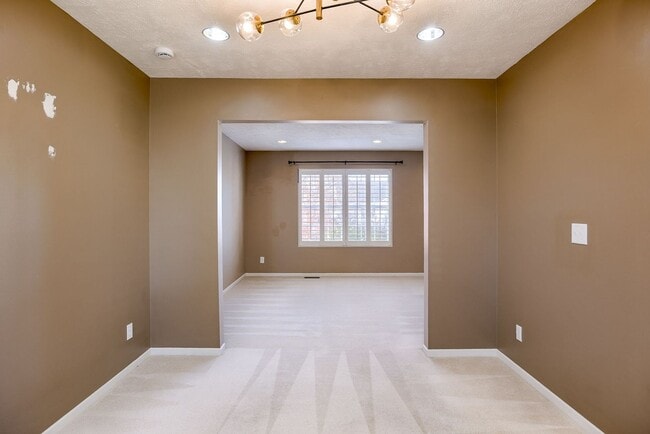 Building Photo - 3 Bedroom In A Great Location!!