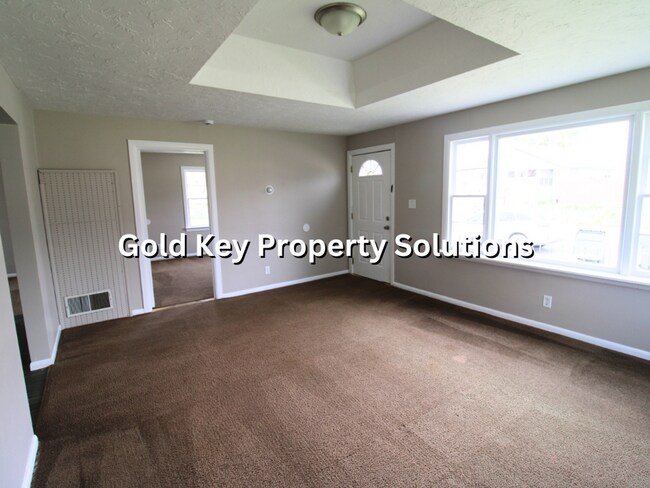 Building Photo - Remodeled 2 BR 1BA House with Garage (NO SECTION 8)