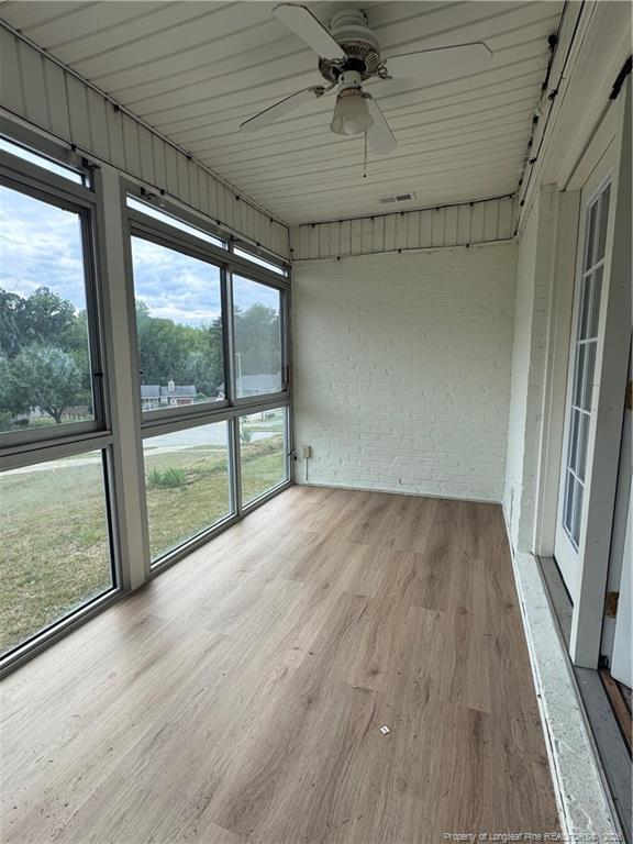 Building Photo - 1535 Londonderry Pl