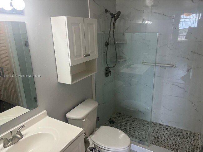 Building Photo - 13120 SW 92nd Ave