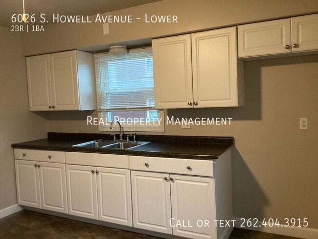 Building Photo - 6026 S Howell Ave