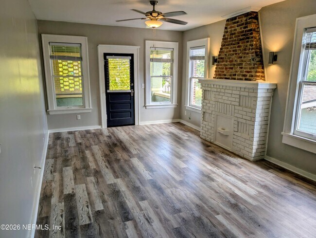 Building Photo - 2818 Herschel St