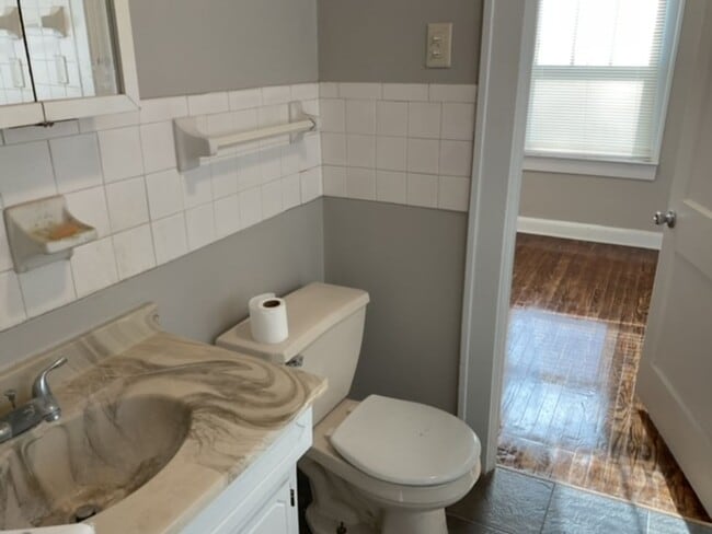 Building Photo - 1534 E 34th St