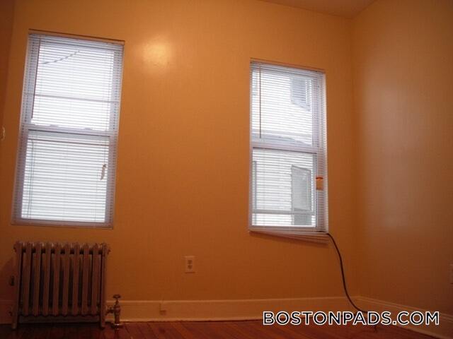 Building Photo - 46 Wildwood St