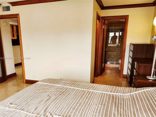 Building Photo - 401 Golden Isles Dr