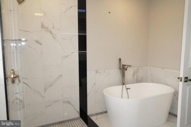 Building Photo - 7308 Normandy Dr