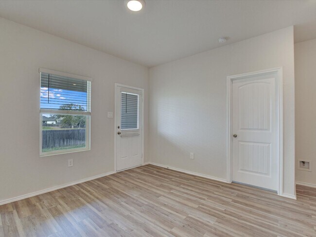 Building Photo - NEW LUXURY VINYL FLOORING IN ALL ROOMS - 3...