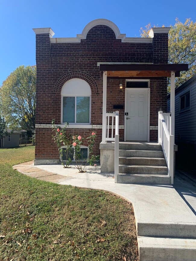 Front - 4934 Hummelsheim Ave