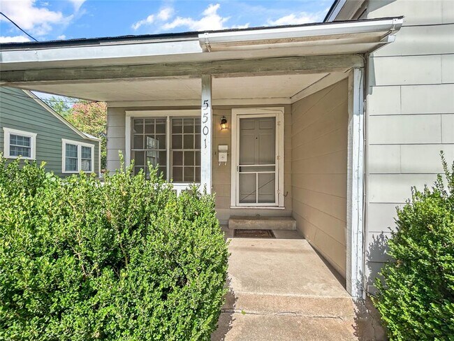 Building Photo - 5501 Montview St