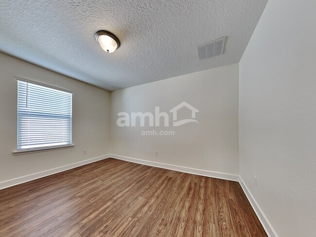 Building Photo - 8481 Highfield Ave