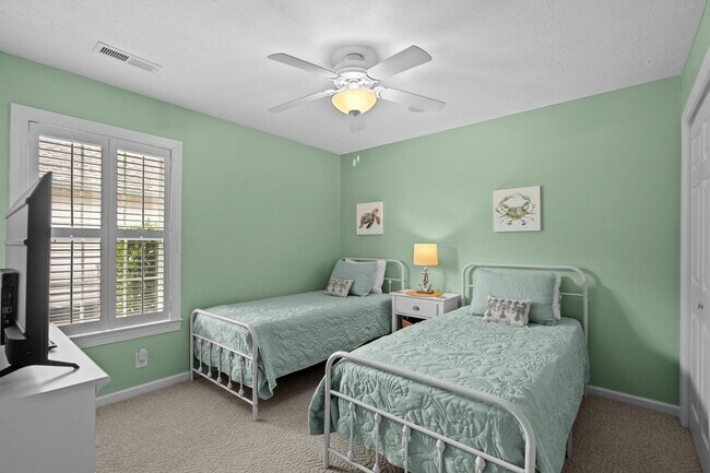 Building Photo - Live the Coastal Lifestyle in This Cypress Keys Beauty!