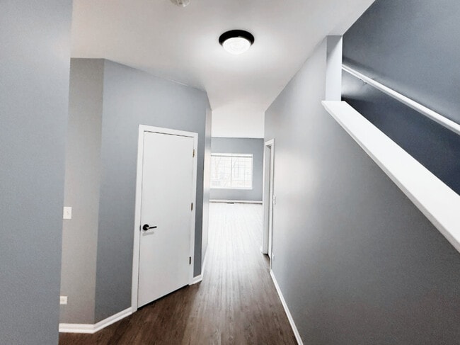 Building Photo - 3736 Munson St