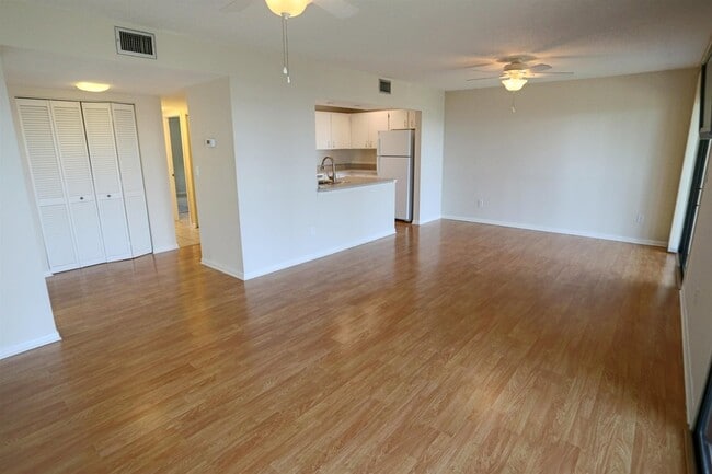 Building Photo - 40 Andalusia Ct