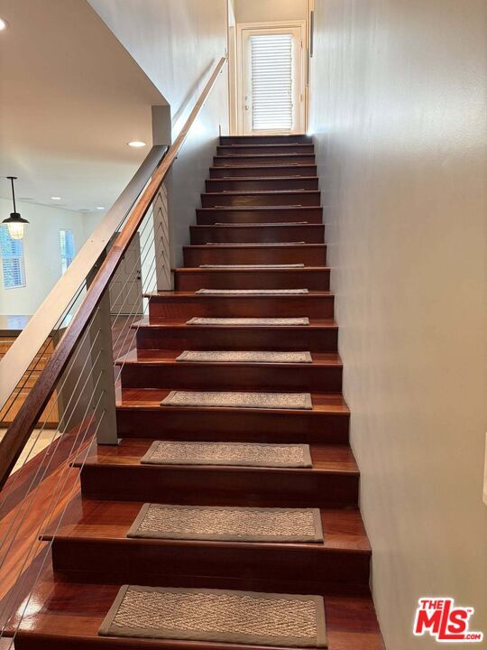 Building Photo - 832 N Las Palmas Ave