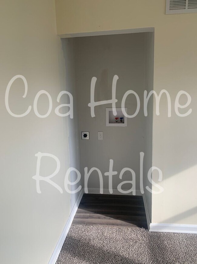 Building Photo - Derby Kansas