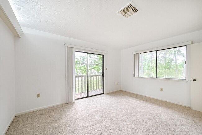 Building Photo - 16040 Dunes Dr