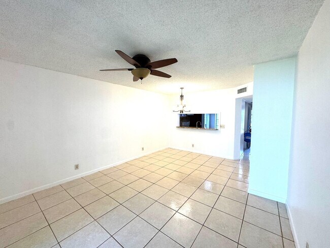 Building Photo - 2424 NW 89th Dr