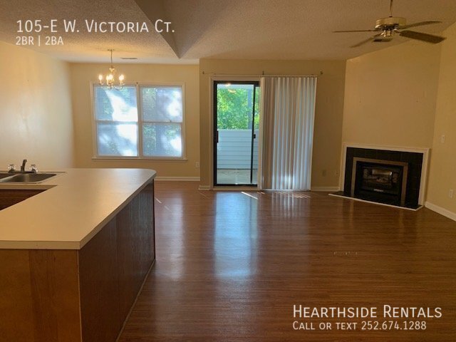 Building Photo - 105-E W Victoria Ct