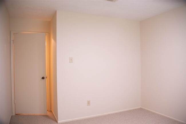 Building Photo - 13214 Ensley Wood Dr