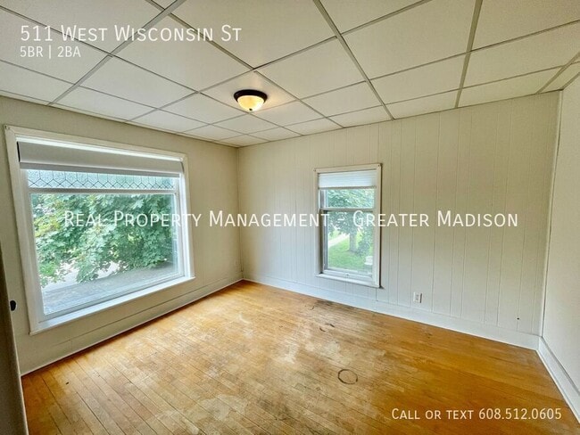 Building Photo - 511 W Wisconsin St