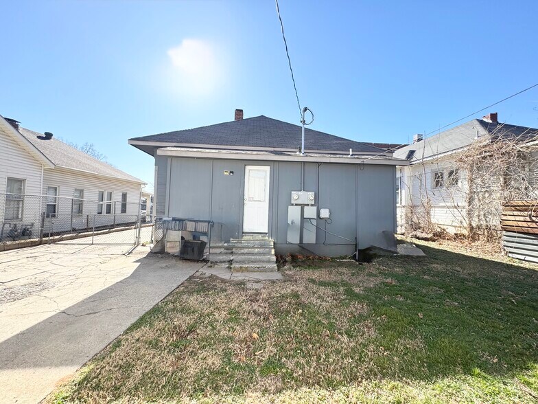 Building Photo - 1119 NW 9th St