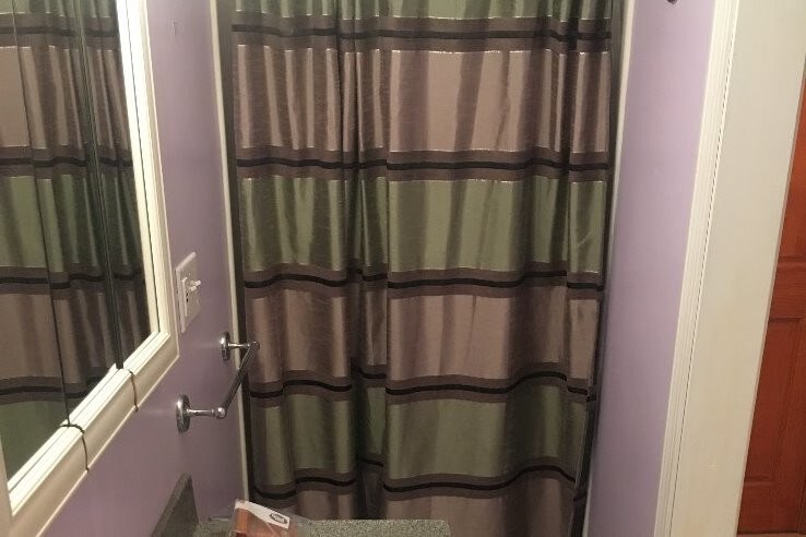 Bathroom Shower - 56 London Rd