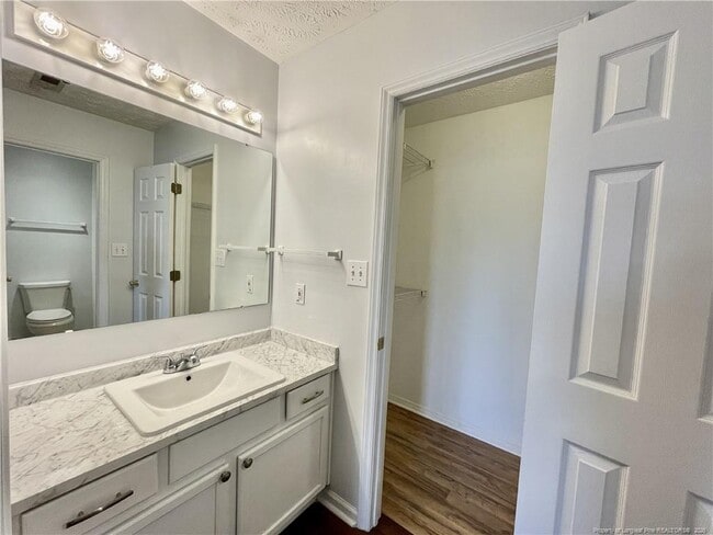 Building Photo - 123 Howell Pl