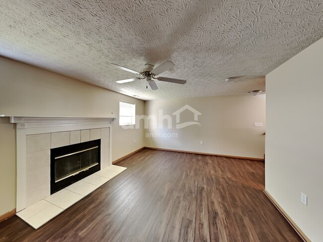 Building Photo - 8210 Mariposa St