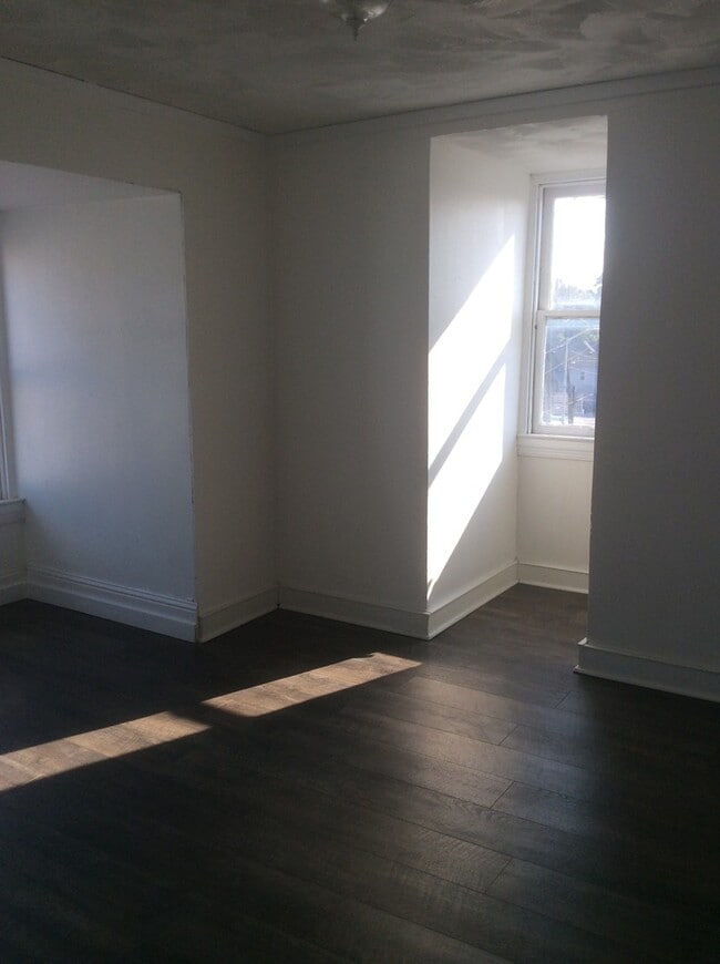 Building Photo - 2 Bedroom Apartment-York City SD