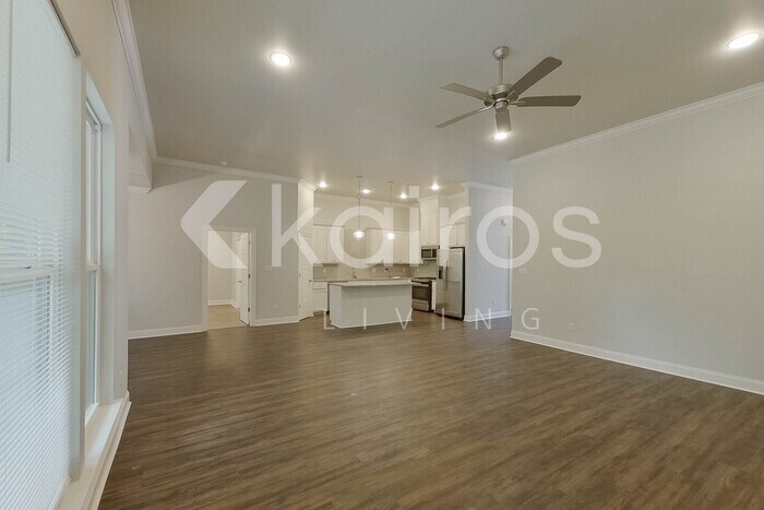 Building Photo - 6536 Roux Dr