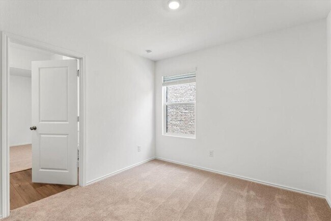 Building Photo - 461 Alamito Ave