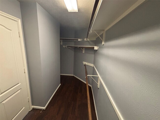 Building Photo - 12823 Dadebrook Ct