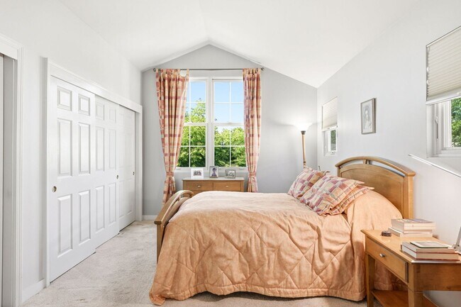 Building Photo - Stunning 3-Bedroom Home in a Prime Mountain View Location with Top-Rated Los Altos Schools!