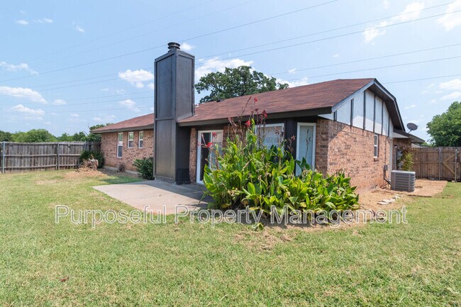 Building Photo - 8913 Bentree Country Way