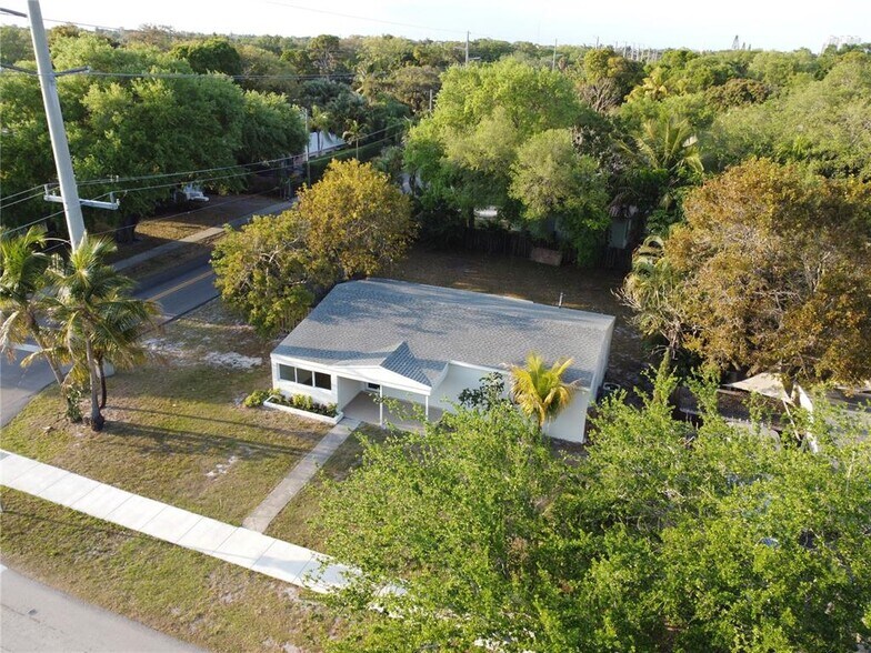 Building Photo - 843 SW 20th St