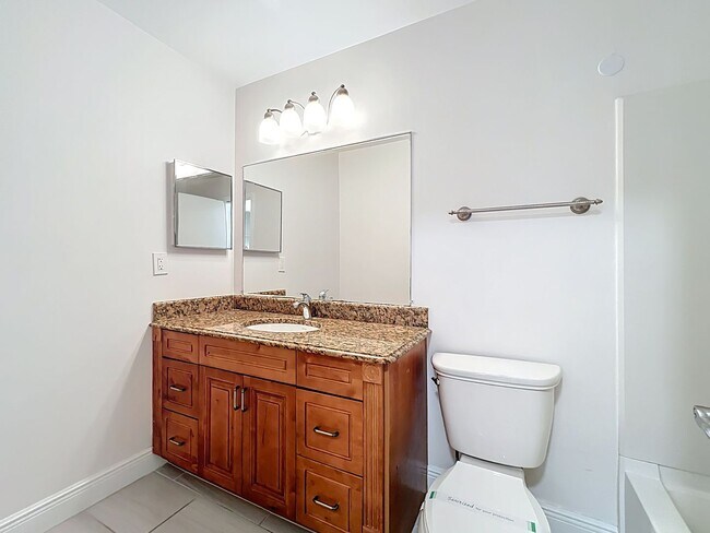 Building Photo - 2580 Grassy Point Dr