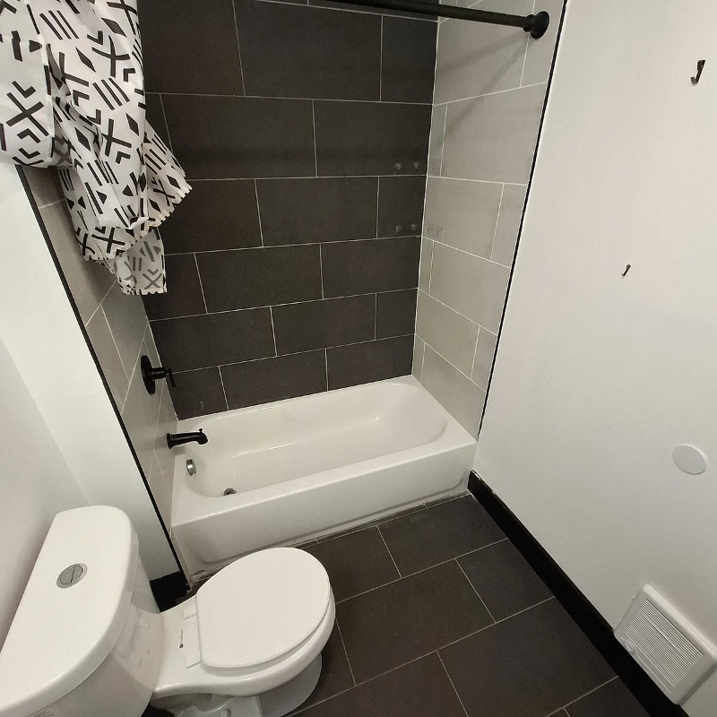 Building Photo - 10 Thomas St