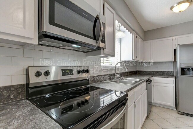 Building Photo - 4428 Pilgrim Way