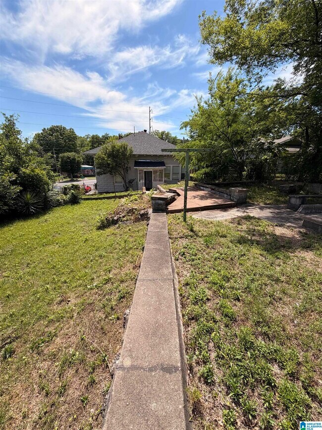 Building Photo - 3017 Ensley Ave