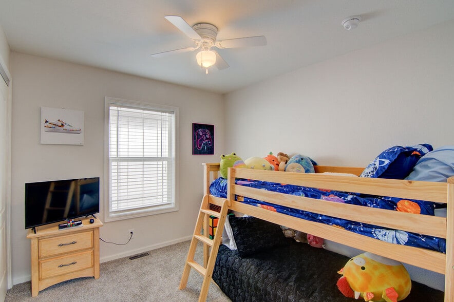 Building Photo - 120 Barnwood Cir