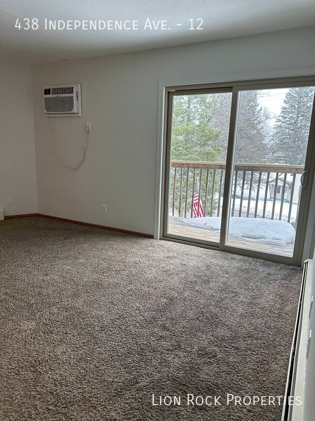 Building Photo - Charming Two Bedroom with Balcony in Champ...